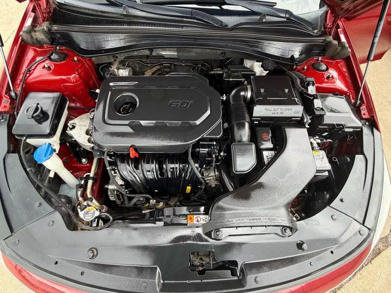 2020 Kia Optima VIN 5XXGT4L3XLG450082 COPART salvage auction — MINOR DENT/SCRATCHES, OK - CERTIFICATE OF TITLE (P), sold $900 on 2026-07-28 (photo 7)