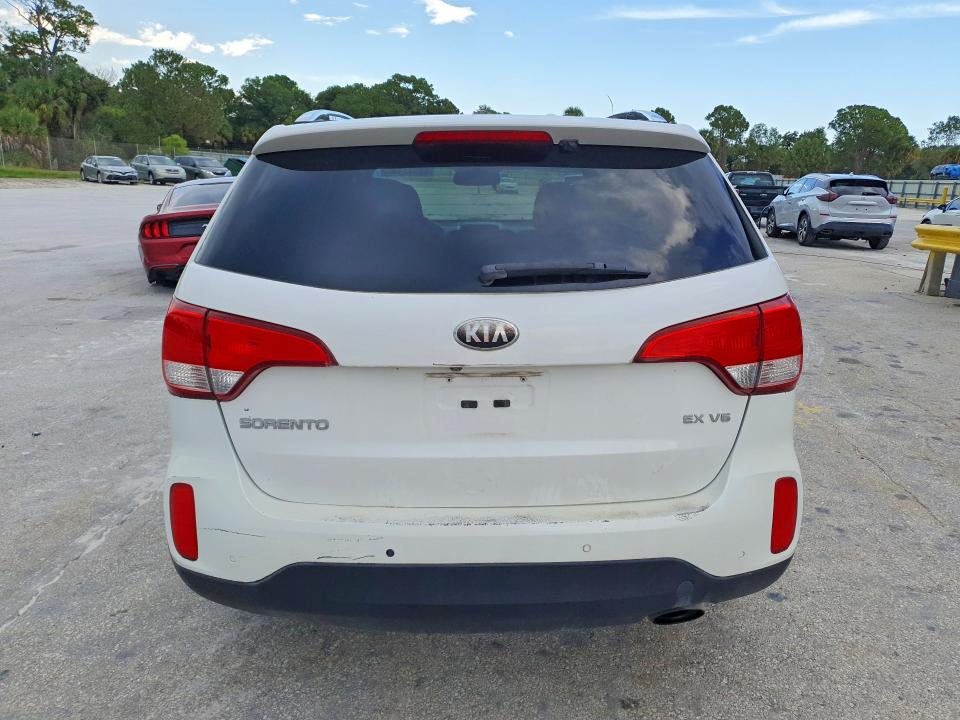 2015 Kia VIN 5XYKU4A7XFG640557 COPART salvage auction — SIDE, Fl - Cert Of Title Slvg Rebuildable, sold $2,600 on 2026-07-15 (photo 6)