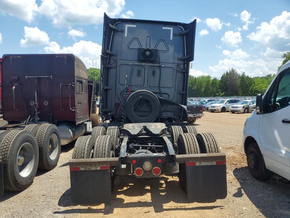 2019 Freightliner Cascadia 126 VIN 3AKJHHDR6KSKB5185 COPART salvage auction — UNDERCARRIAGE, NC - SALVAGE CERTIFICATE OF TITLE, sold $13,000 on 2026-09-17 (photo 6)