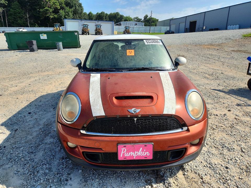 2011 Mini Cooper VIN WMWSV3C52BTY12031 COPART salvage auction — FRONT END, NC - CERTIFICATE OF TITLE, sold $250 on 2026-08-05 (photo 5)