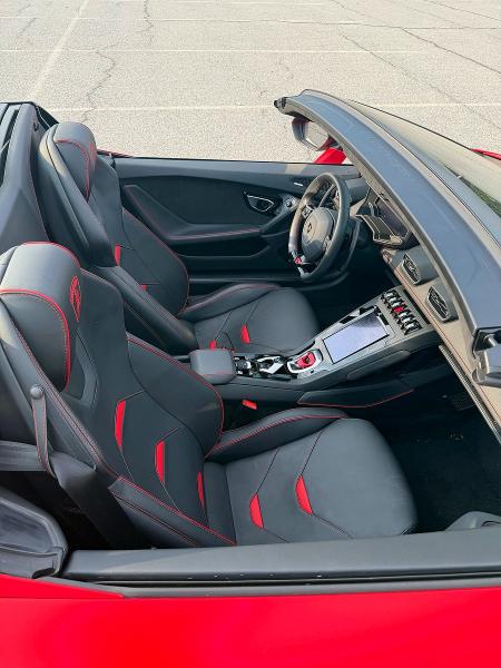 2023 Lamborghini Huracan VIN ZHWUT5ZF9PLA21574 COPART salvage auction — NORMAL WEAR, Pa - Cert Of Salvage-R=Reconstructe (P), sold $196,000 on 2026-08-07 (photo 6)