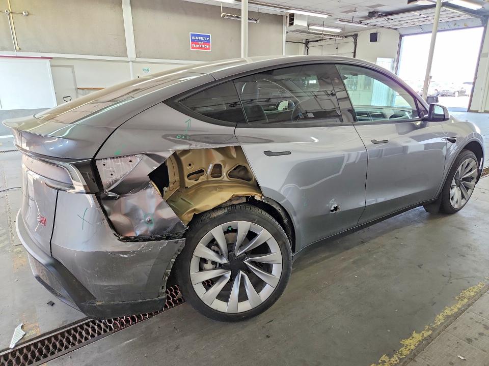 2026 Tesla Model y VIN 7SAYGDEE9TF331503 COPART salvage auction — SIDE, WA - BILL OF SALE, sold $19,100 on 2026-07-31 (photo 3)