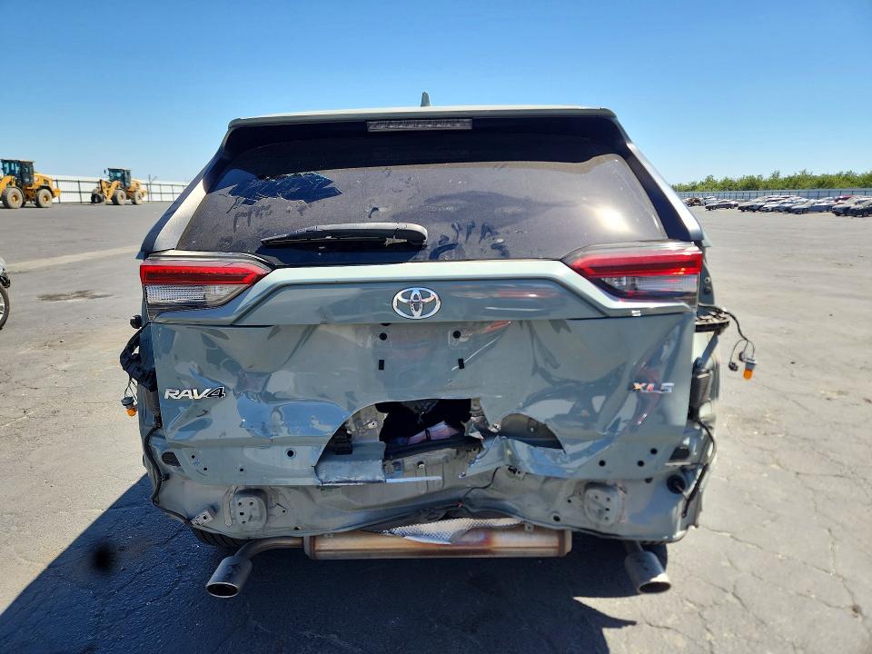 2021 Toyota Rav4 VIN 2T3W1RFV1MW153843 COPART salvage auction — REAR END, CA - SALVAGE CERTIFICATE, sold $8,500 on 2026-07-30 (photo 6)