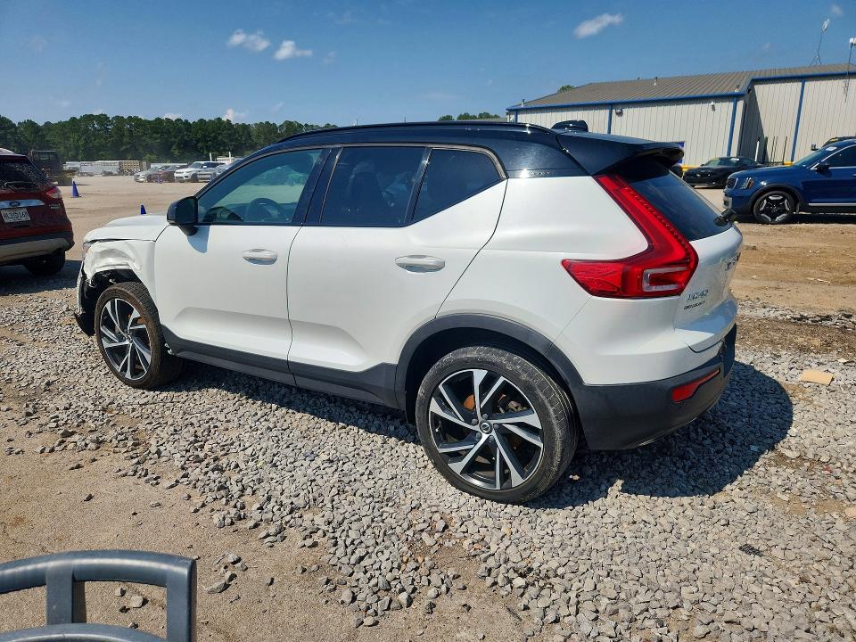 2020 Volvo Xc40 VIN YV4162UM6L2245970 COPART salvage auction — FRONT END, La - Certificate Of Title (P), sold $7,600 on 2026-07-24 (photo 2)
