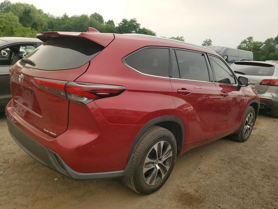 2020 Toyota Highlander VIN 5TDGZRBH5LS013470 COPART salvage auction — MINOR DENT/SCRATCHES, RI - CERTIFICATE OF TITLE (P), sold $3,150 on 2026-07-16 (photo 3)