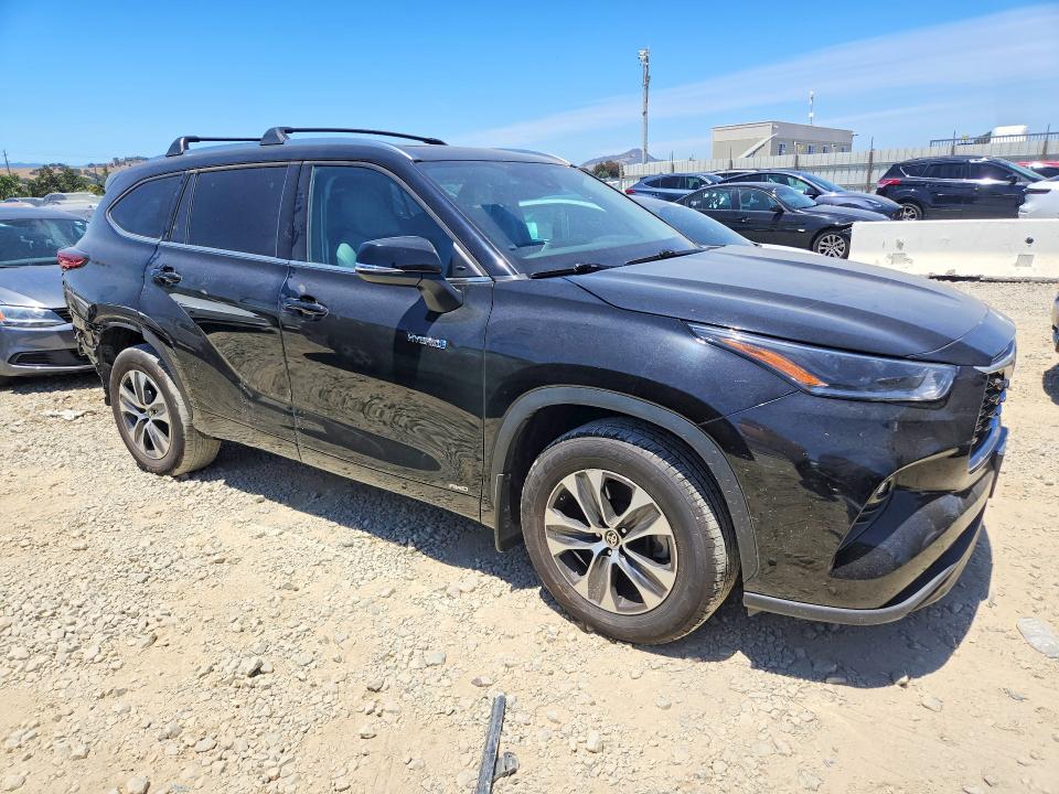 2021 Toyota Highlander hybrid VIN 5TDHBRCH8MS533574 COPART salvage auction — REAR END, Ca - Salvage Certificate, sold $8,800 on 2026-07-28 (photo 4)