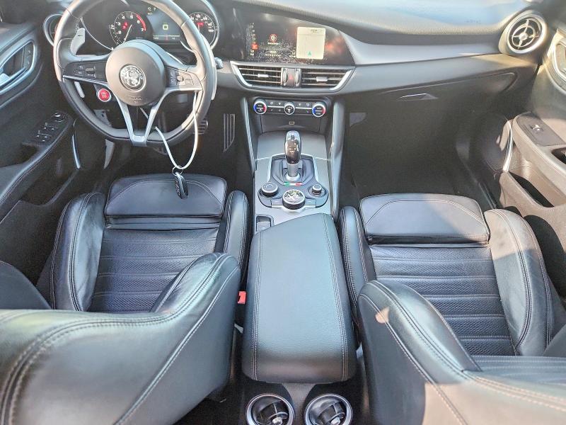 2017 Alfa romeo Giulia VIN ZARFAEEN9H7555238 COPART salvage auction — MINOR DENT/SCRATCHES, Tn - Salvage Certificate (P), sold $2,100 on 2026-08-03 (photo 8)