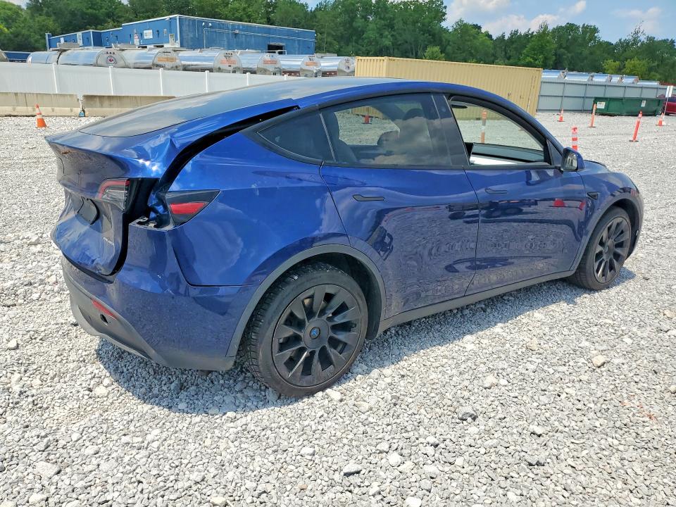 2022 Tesla Model y VIN 7SAYGDEE4NF532132 COPART salvage auction — REAR END, Oh - Cert Of Title-Salvage, sold $10,100 on 2026-07-31 (photo 3)