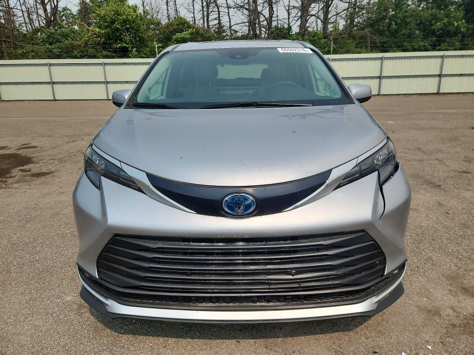 2025 Toyota Sienna VIN 5TDJSKFC4SS182037 COPART salvage auction — REAR END, Ny - Mv-907A Salvage Certificate, sold $20,400 on 2026-08-21 (photo 5)