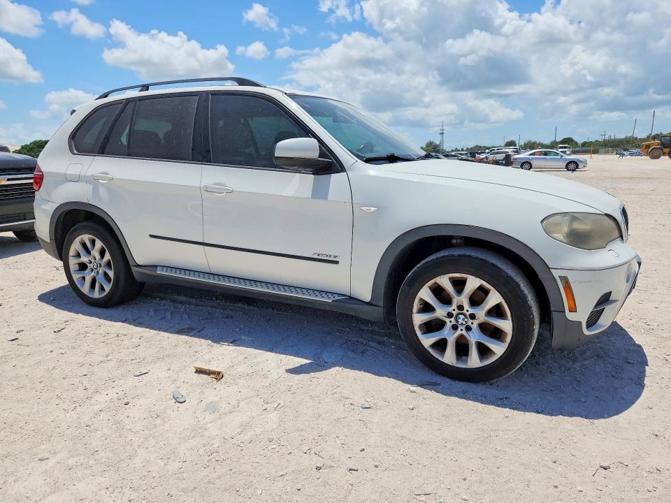 2011 BMW X5 VIN 5UXZV4C56BL738232 COPART salvage auction — MINOR DENT/SCRATCHES, VA - CERTIFICATE OF TITLE, sold $275 on 2026-07-28 (photo 4)