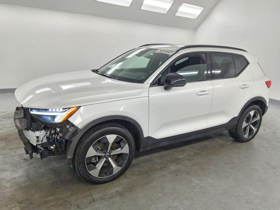 2024 Volvo Xc40 VIN YV4L12UK2R2211653 COPART salvage auction — FRONT END, CA - CERTIFICATE OF TITLE, sold $14,100 on 2026-08-04 (photo 1)