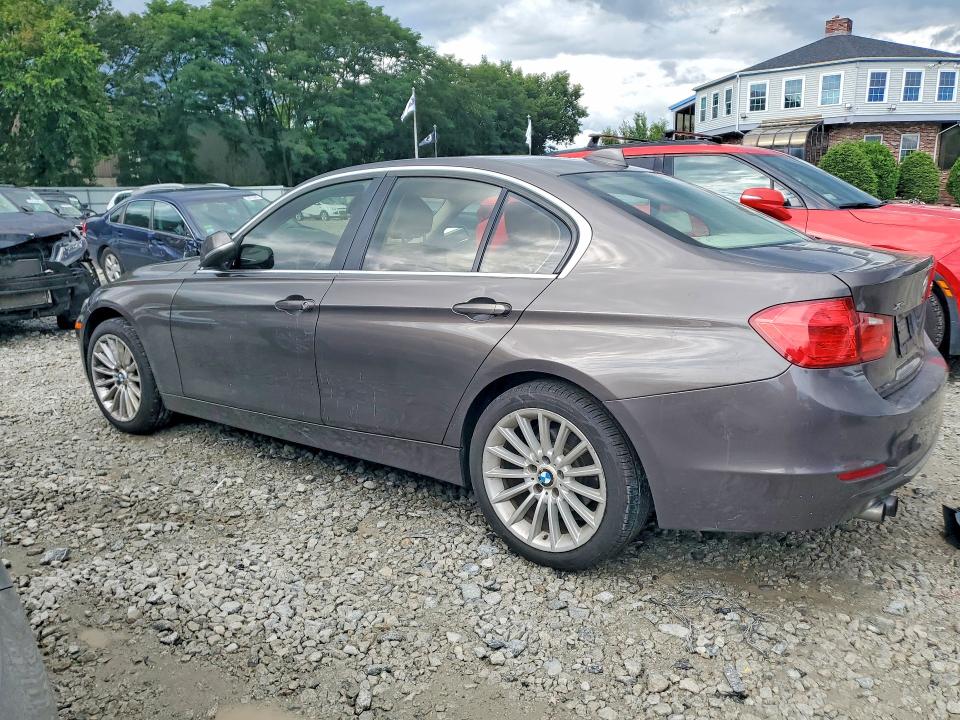 2013 BMW 3er VIN WBA3B3C54DF530326 COPART salvage auction — MECHANICAL, Ma - Cert Of Title-Reconstrctd Coll, sold $400 on 2026-08-20 (photo 2)