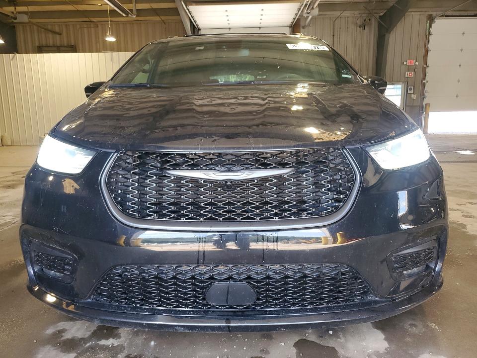 2027 Chrysler 200 VIN 2C4RC1GG4SR511453 COPART salvage auction — HAIL, FL - CERTIFICATE OF TITLE (P), sold $18,800 on 2026-08-12 (photo 5)