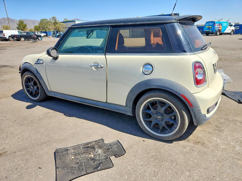 2011 Mini Cooper VIN WMWSV3C5XBTY12441 COPART salvage auction — FRONT END, TX - CERTIFICATE OF TITLE (P), sold $375 on 2026-08-21 (photo 2)