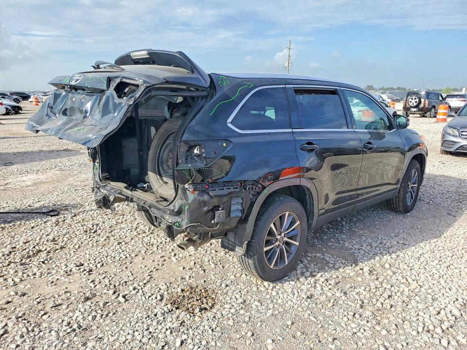 2019 Toyota VIN 5TDKZRFH5KS333844 COPART salvage auction — REAR END, TX - SALVAGE VEHICLE TITLE (P), sold $8,000 on 2026-07-16 (photo 3)