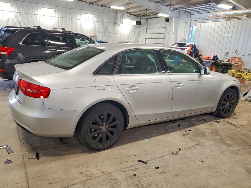2013 Audi A4 VIN WAUBFAFLXDN011768 COPART salvage auction — MINOR DENT/SCRATCHES, Mn - Certificate Of Title, sold $825 on 2026-07-16 (photo 3)