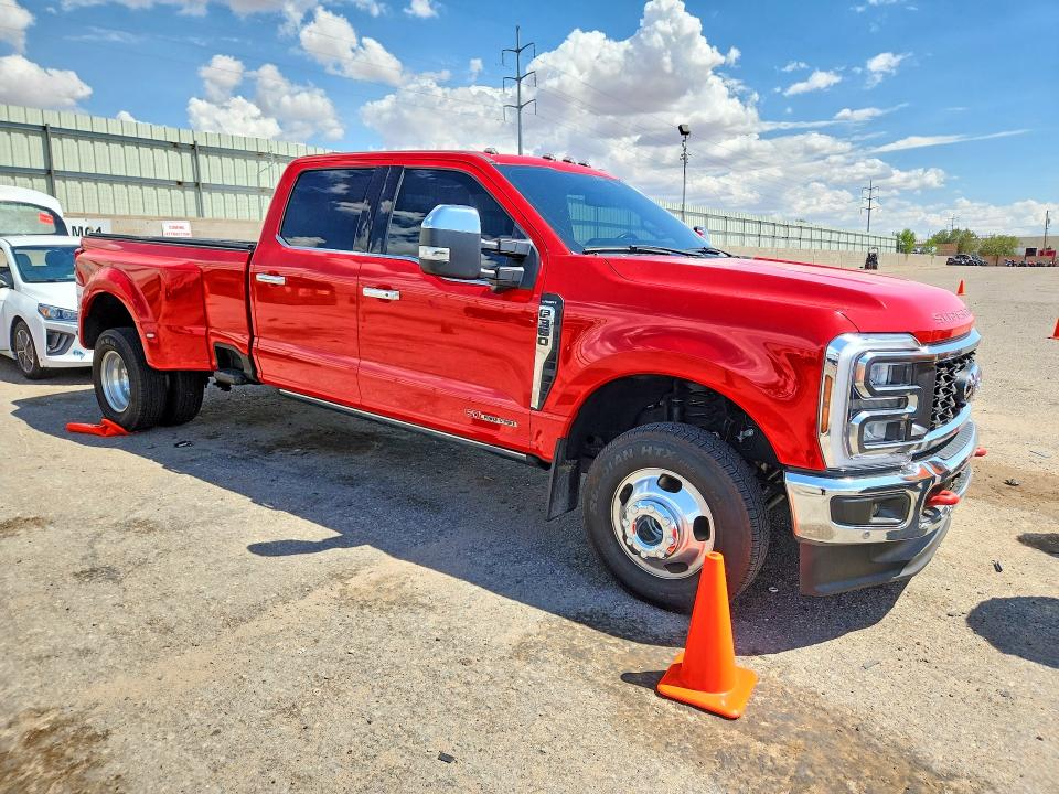 2024 Ford F350 VIN 1FT8W3DM4REE14740 COPART salvage auction — MINOR DENT/SCRATCHES, VA - CERTIFICATE OF TITLE, sold $50,500 on 2026-07-27 (photo 4)