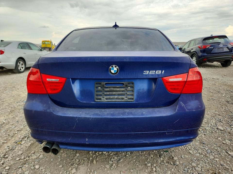 2011 BMW 3 series VIN WBAPK7C5XBA972756 COPART salvage auction — MINOR DENT/SCRATCHES, UT - CERTIFICATE OF TITLE, sold $400 on 2026-08-04 (photo 6)