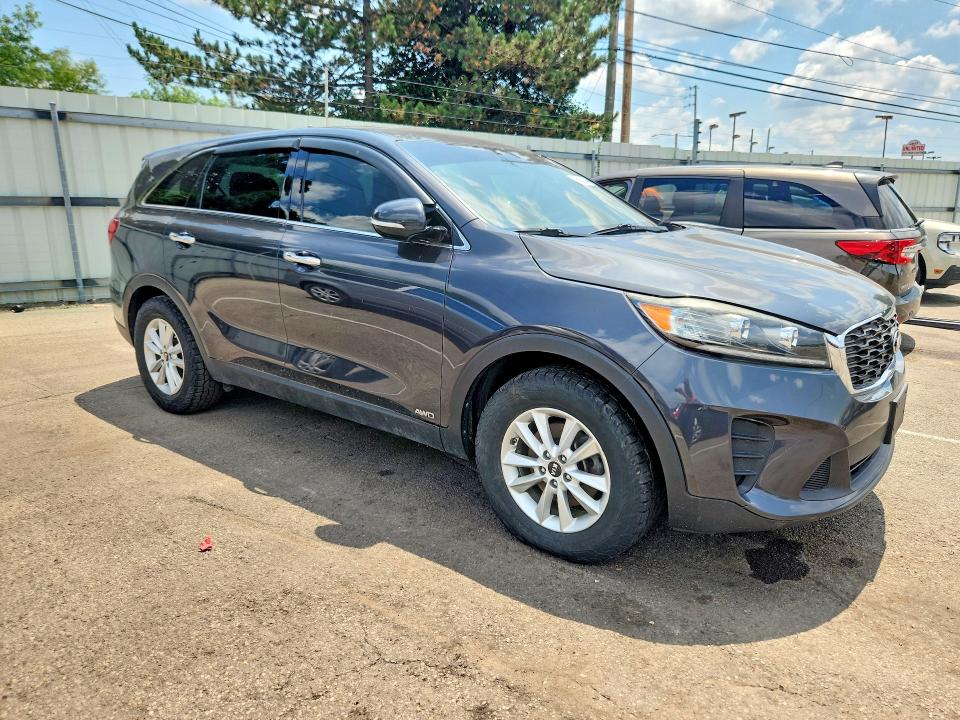 2019 Kia Sorento VIN 5XYPGDA34KG506275 COPART salvage auction — NORMAL WEAR, Ky - Certificate Of Title, sold $3,800 on 2026-07-29 (photo 4)