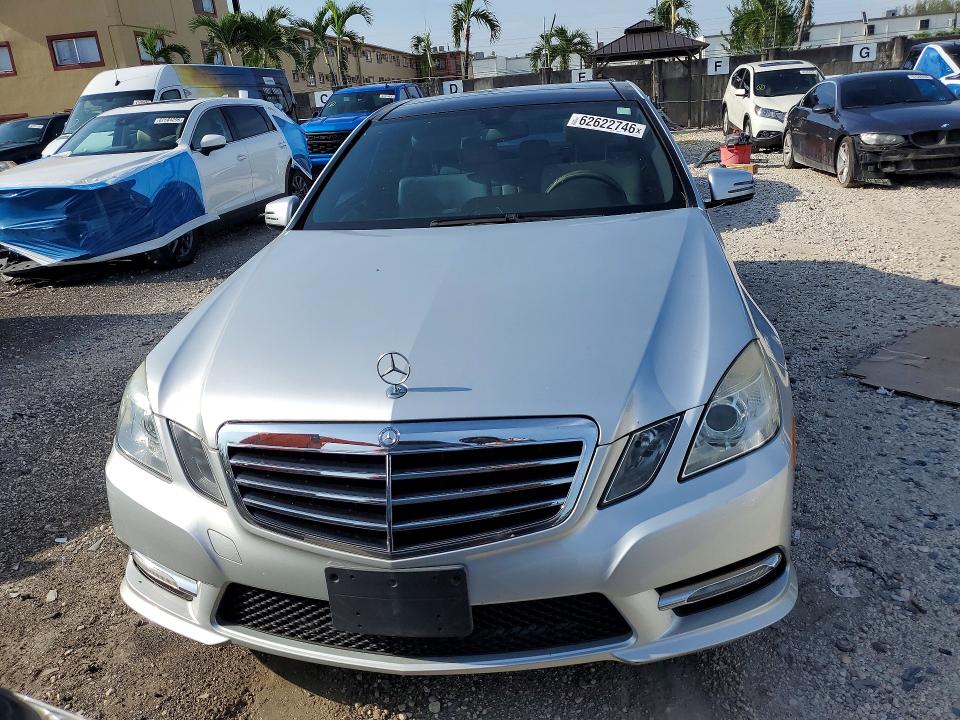 2012 Mercedes-benz E-klasse VIN WDDHF5KB9CA631881 COPART salvage auction — MINOR DENT/SCRATCHES, Fl - Certificate Of Title, sold $1,350 on 2026-08-07 (photo 5)