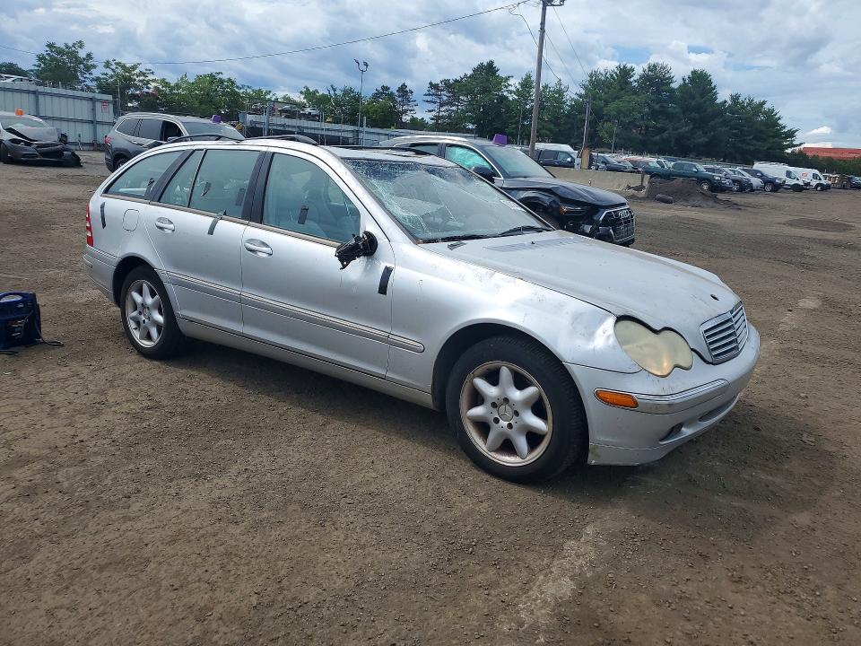 2002 Mercedes-benz C class VIN WDBRH64JX2F139718 COPART salvage auction — ROOF, CT - CERT OF TITLE-SALVAGE, sold $450 on 2026-07-28 (photo 4)