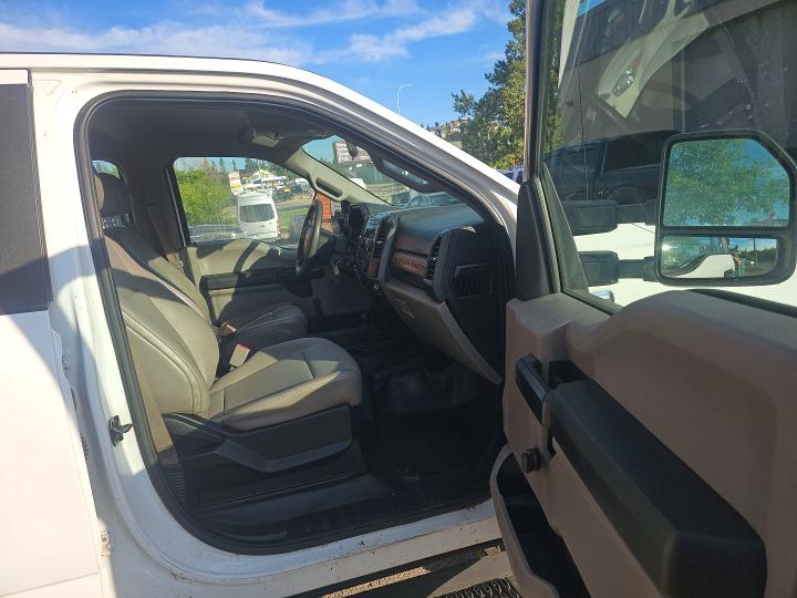 2017 Ford F350 VIN 1FT8W3B60HED95980 COPART salvage auction — MINOR DENT/SCRATCHES, Ab - Bos - Active, sold $7,500 on 2026-07-28 (photo 5)