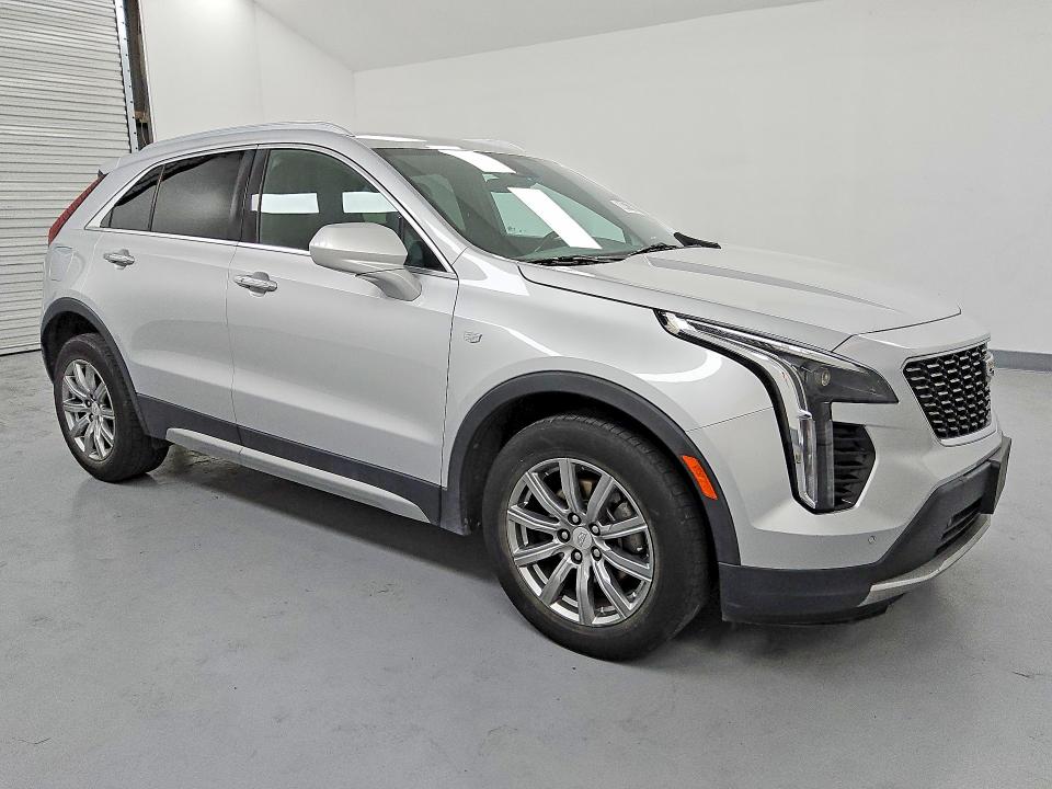 2020 Cadillac Xt4 VIN 1GYFZDR41LF123623 COPART salvage auction — MINOR DENT/SCRATCHES, TX - CERTIFICATE OF TITLE, sold $8,300 on 2026-07-28 (photo 4)