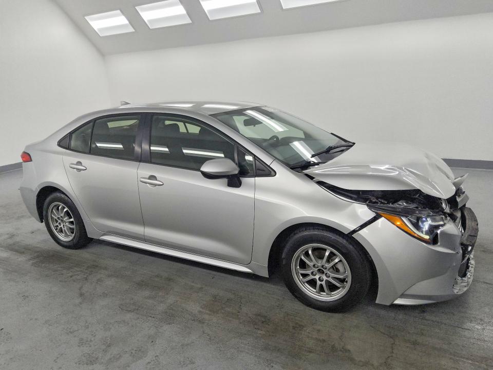2022 Toyota Corolla VIN JTDEAMDE2NJ044521 COPART salvage auction — FRONT END, CA - DIS/DLR/EXP ONLY CLEAN TITLE, sold $7,200 on 2026-07-21 (photo 4)