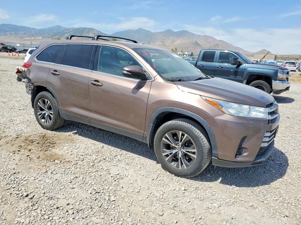 2019 Toyota Highlander VIN 5TDBZRFH8KS982070 COPART salvage auction — REAR END, Co - Certificate Of Title, sold $8,600 on 2026-07-24 (photo 4)