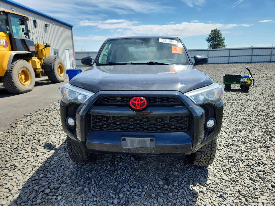2016 Toyota 4runner VIN JTEBU5JR6G5395446 COPART salvage auction — NORMAL WEAR, Salvage Title, sold $14,100 on 2026-07-22 (photo 5)
