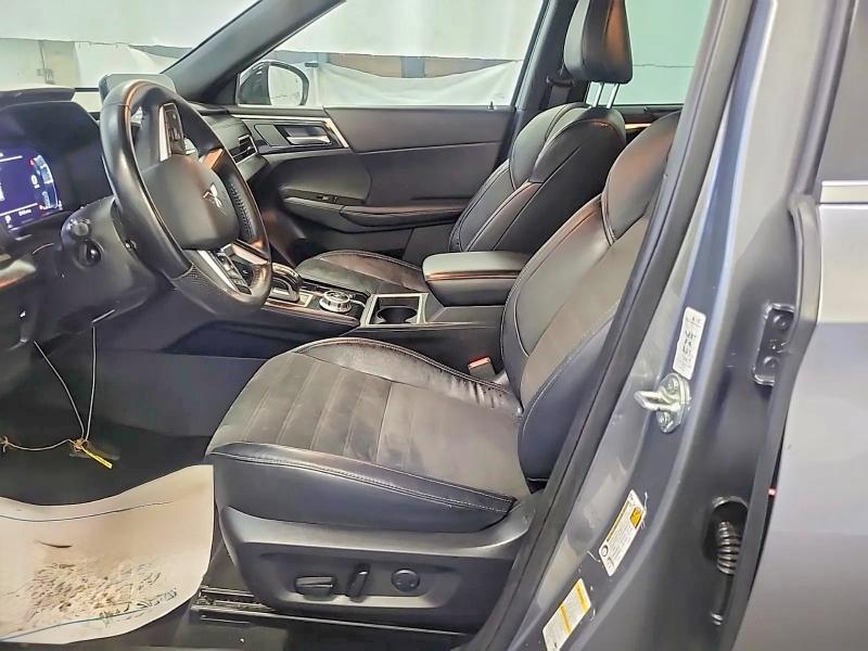 2023 Mitsubishi Outlander VIN JA4J3UA88PZ030659 COPART salvage auction — NORMAL WEAR, CA - CERTIFICATE OF TITLE (P), sold $10,200 on 2026-07-23 (photo 5)