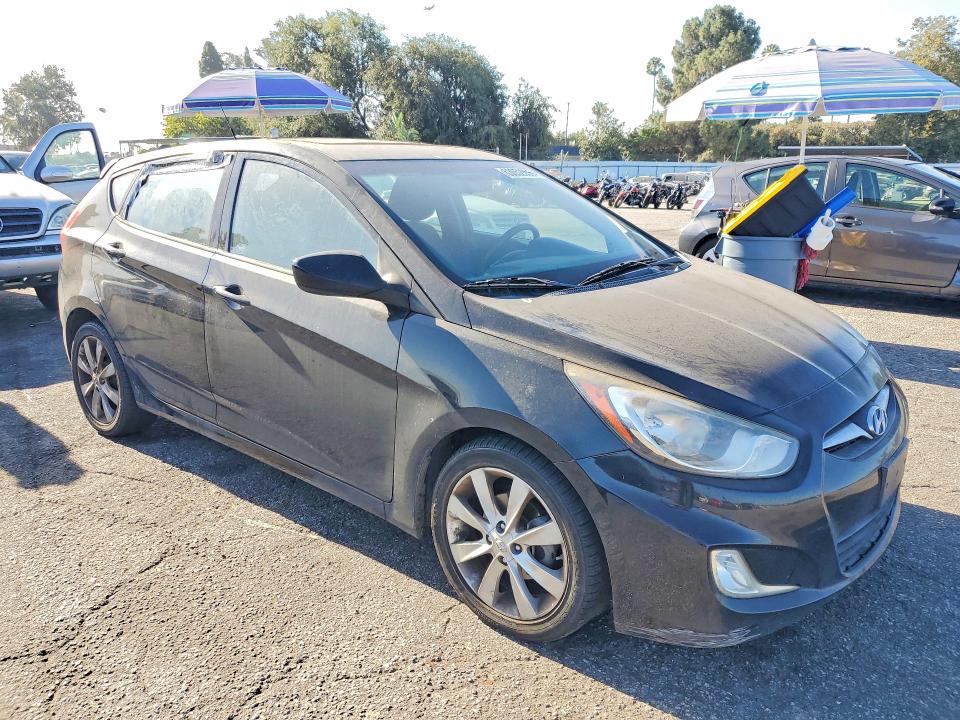 2012 Hyundai Accent VIN KMHCU5AE5CU004613 COPART salvage auction — MINOR DENT/SCRATCHES, Ca - Dis/Dlr/Exp App For Dup Salvag, sold $650 on 2026-07-31 (photo 4)