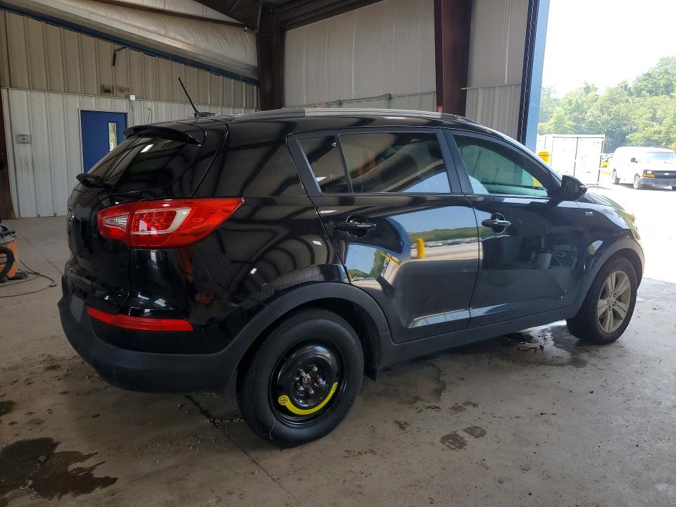 2011 Kia Sportage VIN KNDPBCA2XB7087829 COPART salvage auction — NORMAL WEAR, Pa - Cert Of Title, sold $450 on 2026-07-29 (photo 3)
