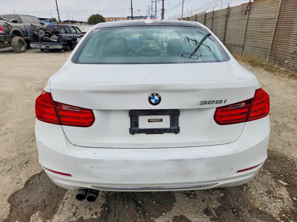 2012 BMW 3er VIN WBA3A5C59CF257333 COPART salvage auction — FRONT END, Ca - Dlr/Dis/Exp Only Salvage Title, sold $1,150 on 2026-07-09 (photo 6)