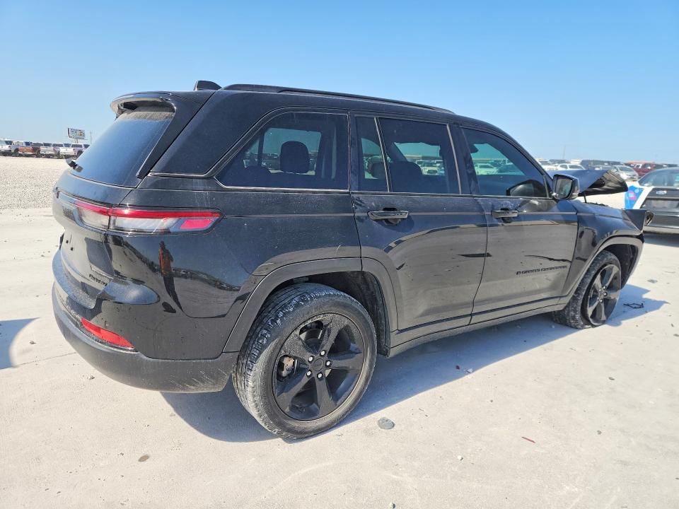 2023 Jeep Cherokee VIN 1C4RJHBG8PC508223 COPART salvage auction — FRONT END, Tx - Salvage Vehicle Title, sold $7,000 on 2026-08-21 (photo 3)