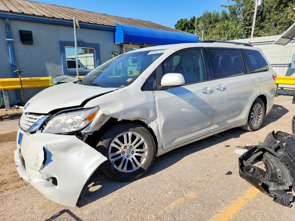 2015 Toyota Sienna VIN 5TDYK3DC1FS622115 COPART salvage auction — FRONT END, Salvage Title, sold $175 on 2026-07-27 (photo 1)