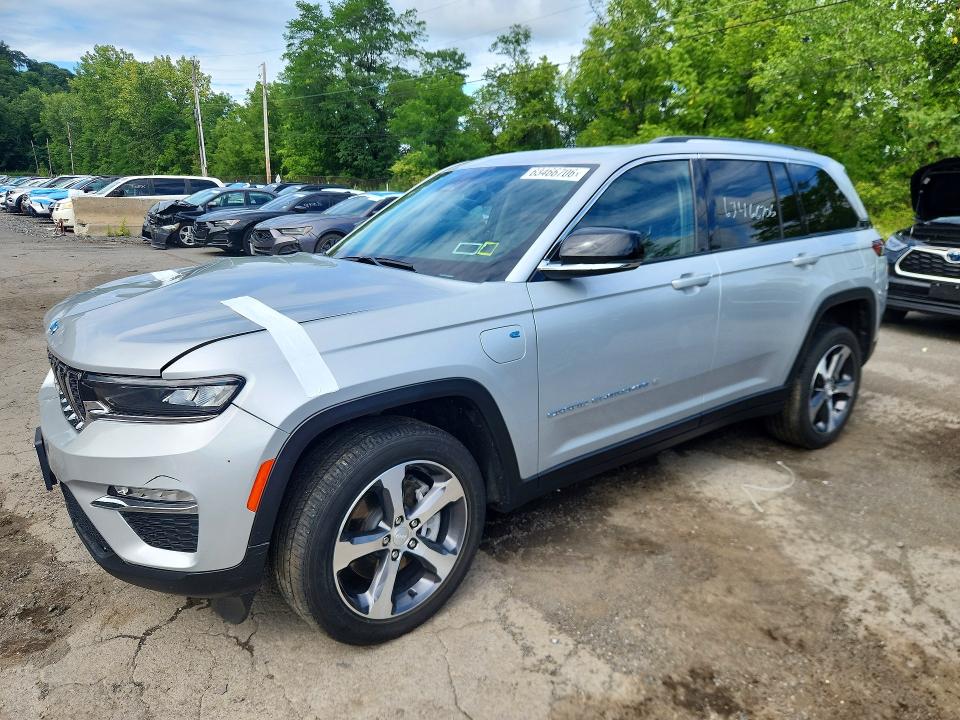 2023 Jeep Cherokee VIN 1C4RJYB69PC670837 — COPART salvage auction photo