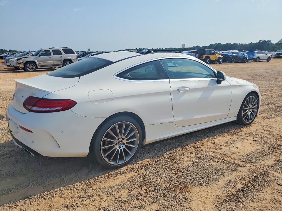 2017 Mercedes-benz C-klasse VIN WDDWJ4JB1HF581313 COPART salvage auction — MINOR DENT/SCRATCHES, Fl - Certificate Of Title (P), sold $5,900 on 2026-08-05 (photo 3)