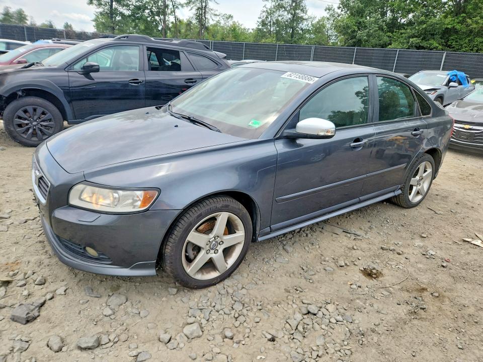 2010 Volvo S40 VIN YV1672MHXA2488472 COPART salvage auction — MINOR DENT/SCRATCHES, VA - CERTIFICATE OF TITLE, sold $275 on 2026-07-28 (photo 1)