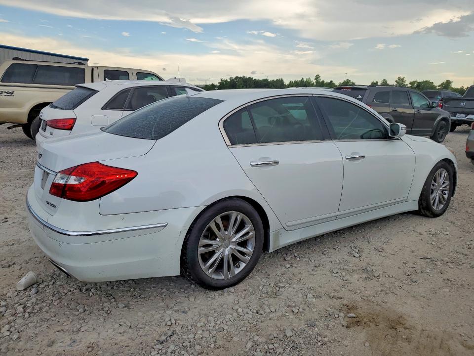 2012 Hyundai Genesis VIN KMHGC4DD6CU210962 COPART salvage auction — UNDERCARRIAGE, Tx - Salvage Vehicle Title, sold $675 on 2026-07-14 (photo 3)