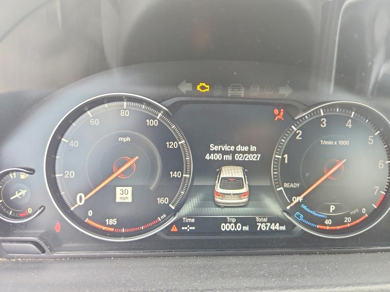2019 BMW 3er VIN WBA8Z9C51KB220823 COPART salvage auction — WATER/FLOOD, Salvage Title, sold $3,750 on 2026-08-06 (photo 9)