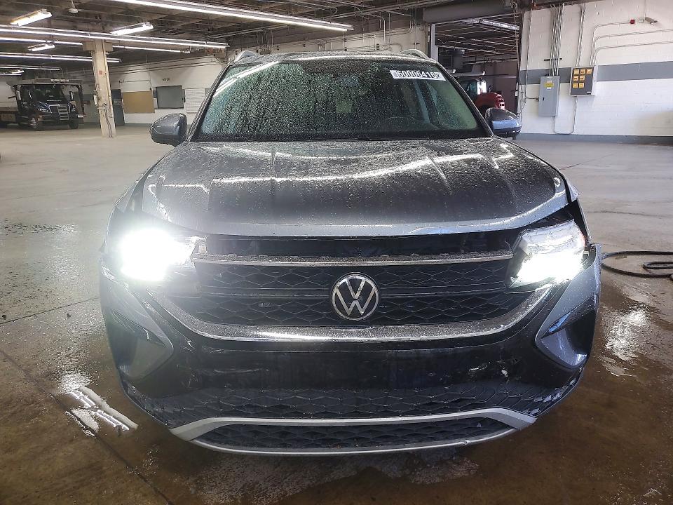 2022 Volkswagen Taos VIN 3VVLX7B26NM068728 COPART salvage auction — FRONT END, FL - CERTIFICATE OF TITLE, sold $6,300 on 2026-07-20 (photo 5)