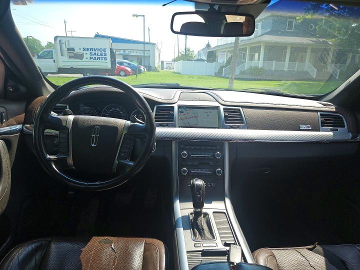 2012 Lincoln Mks VIN 1LNHL9FT8CG806403 COPART salvage auction — NORMAL WEAR, Salvage Title, sold $1,000 on 2026-07-22 (photo 9)