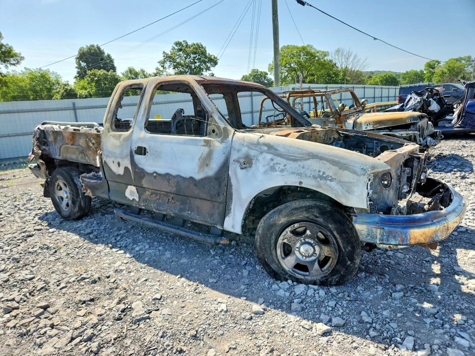 2001 Ford F-150 lightning VIN 1FTRX07L31KA20266 COPART salvage auction — BURN, TN - NON-REPAIRABLE CERTIFICATE, sold $225 on 2026-07-27 (photo 4)