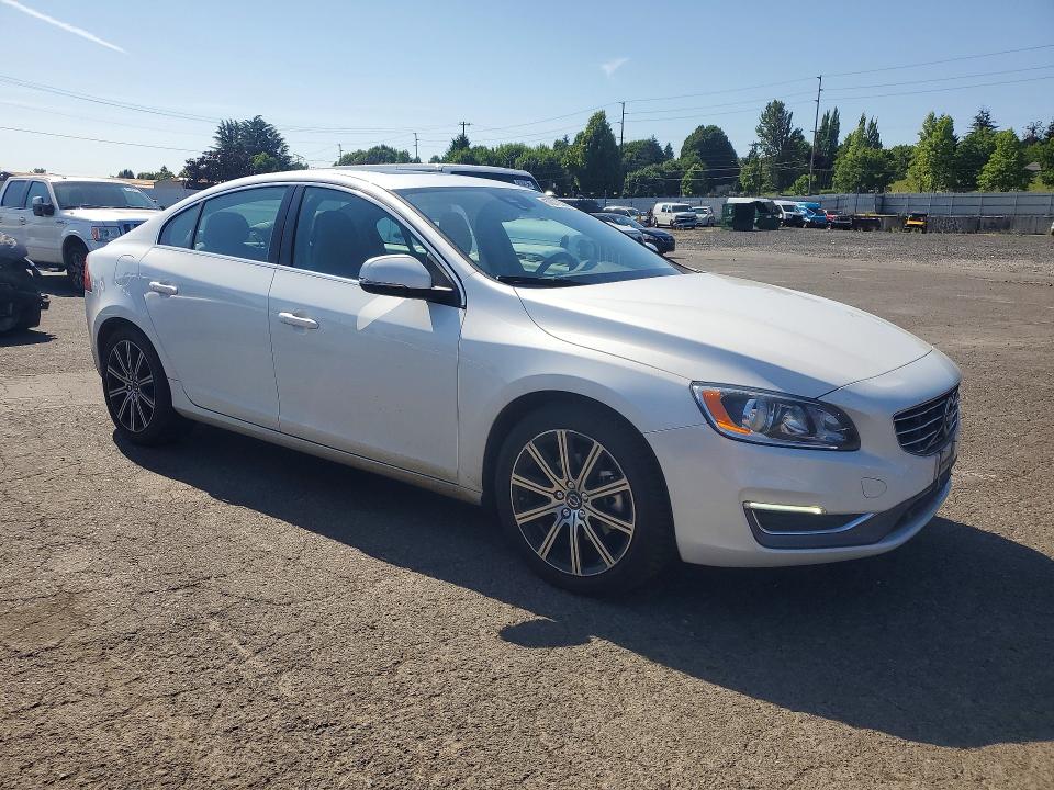 2016 Volvo VIN LYV402FK3GB109264 COPART salvage auction — NORMAL WEAR, Or - Certificate Of Title, sold $750 on 2026-07-17 (photo 4)