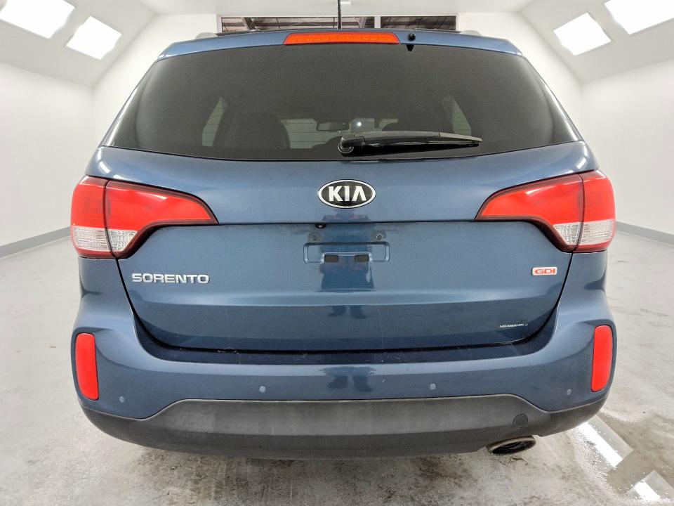 2015 Kia Sorento VIN 5XYKT4A62FG570577 COPART salvage auction — MINOR DENT/SCRATCHES, AZ - CERTIFICATE OF TITLE, sold $1,000 on 2026-07-28 (photo 6)