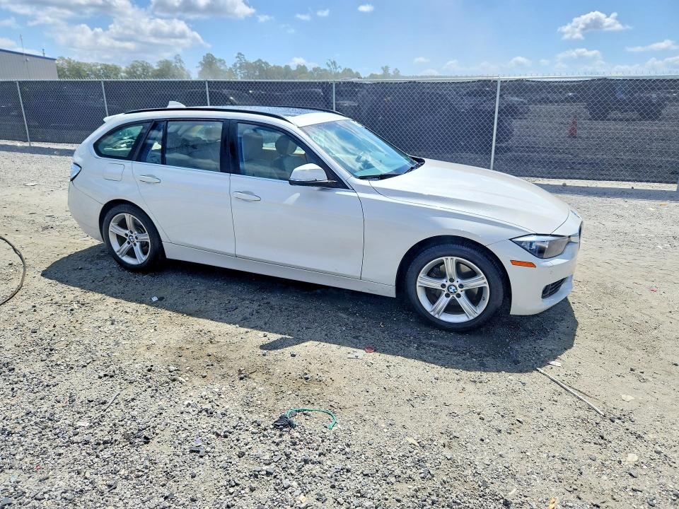 2015 BMW 3er VIN WBA3G7C55FK481317 COPART salvage auction — REAR END, Sc - Cert Of Title-Salvage, sold $1,700 on 2026-08-17 (photo 4)