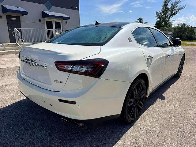 2014 Maserati Ghibli VIN ZAM57RTA9E1086058 COPART salvage auction — MINOR DENT/SCRATCHES, In - Certificate Of Title (P), sold $5,400 on 2026-08-04 (photo 3)