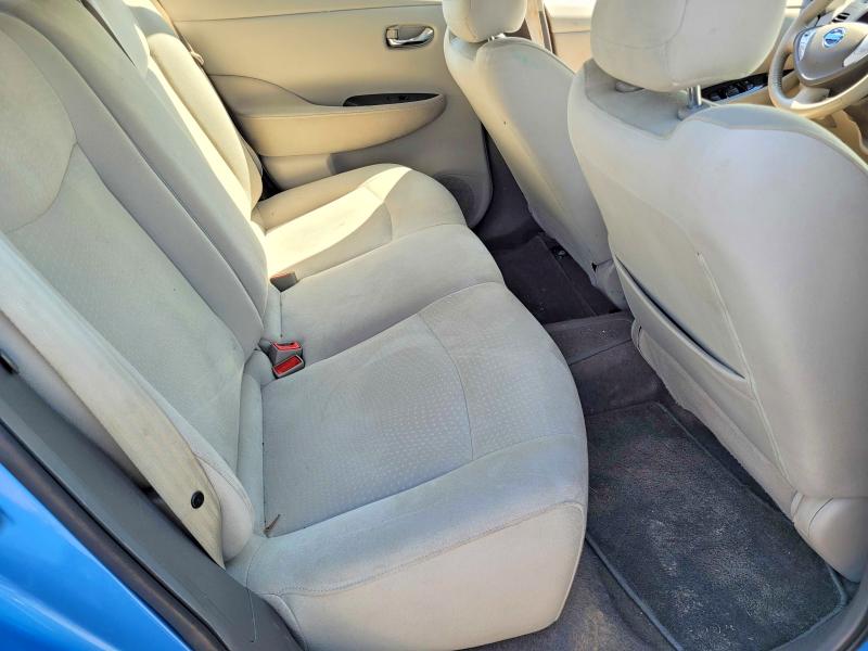 2011 Nissan Leaf VIN JN1AZ0CP9BT007472 COPART salvage auction — MINOR DENT/SCRATCHES, ON - PERMIT NO BRAND - UNFIT (P), sold $125 on 2026-07-28 (photo 6)