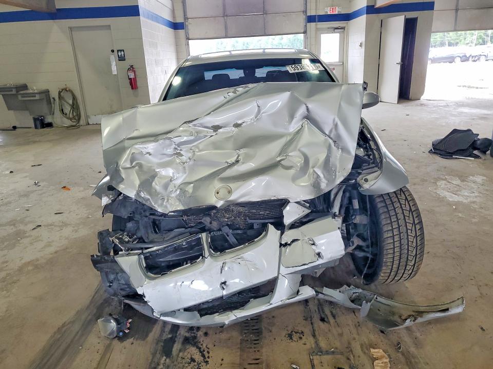2007 BMW 3er VIN WBAVA335X7PG39385 COPART salvage auction — FRONT END, Va - Cert Of Title - Salvage, sold $275 on 2026-07-31 (photo 5)